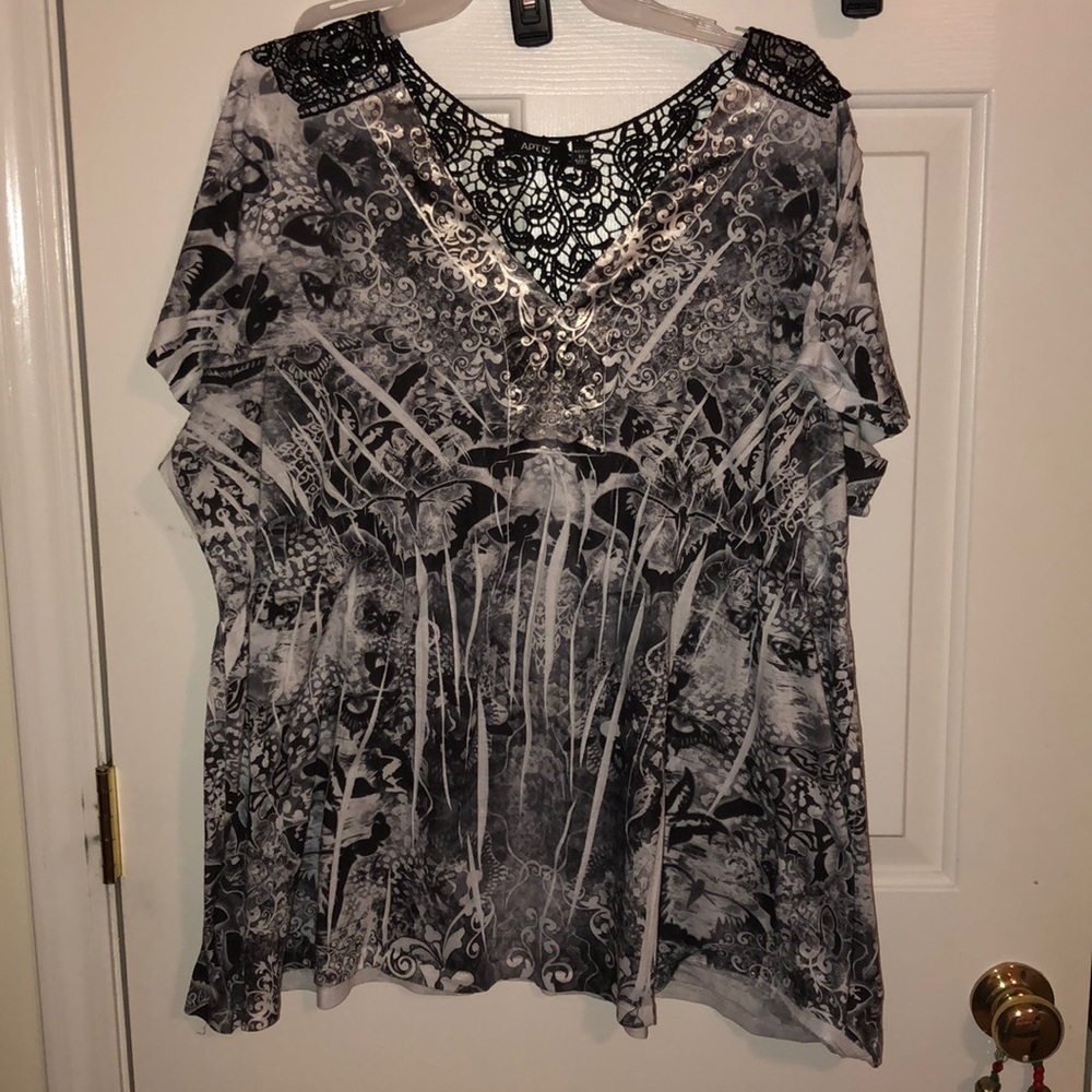 Apt 9 shirt